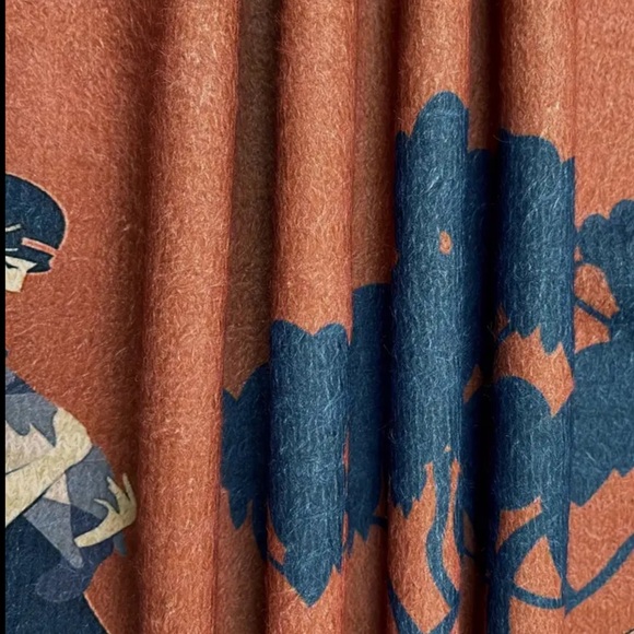 Childless CAT Lady - Picture 7 of 8